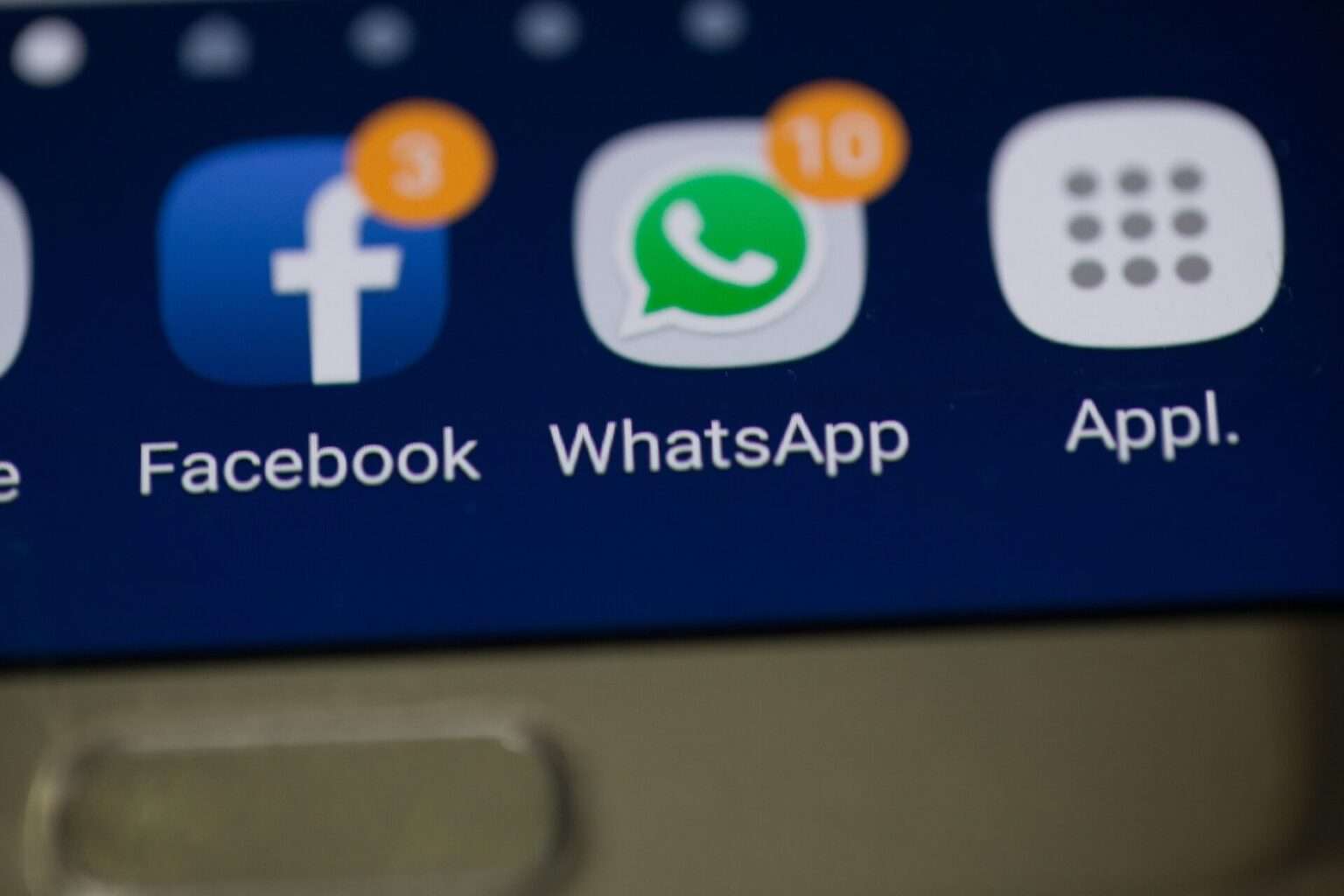 WhatsApp’s Privacy Policy Gets Users Moving to Signal