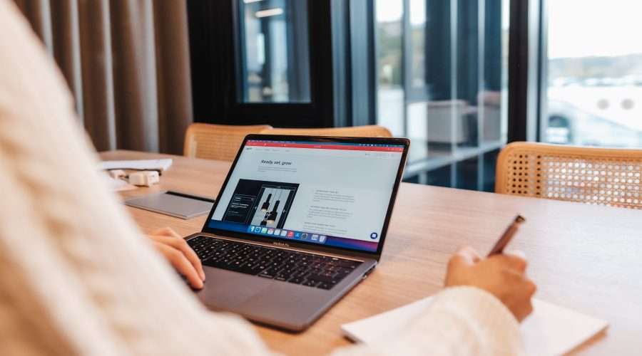 How to Make Your eCommerce Website a Huge Success: 5 Tips to Level Up Your Website