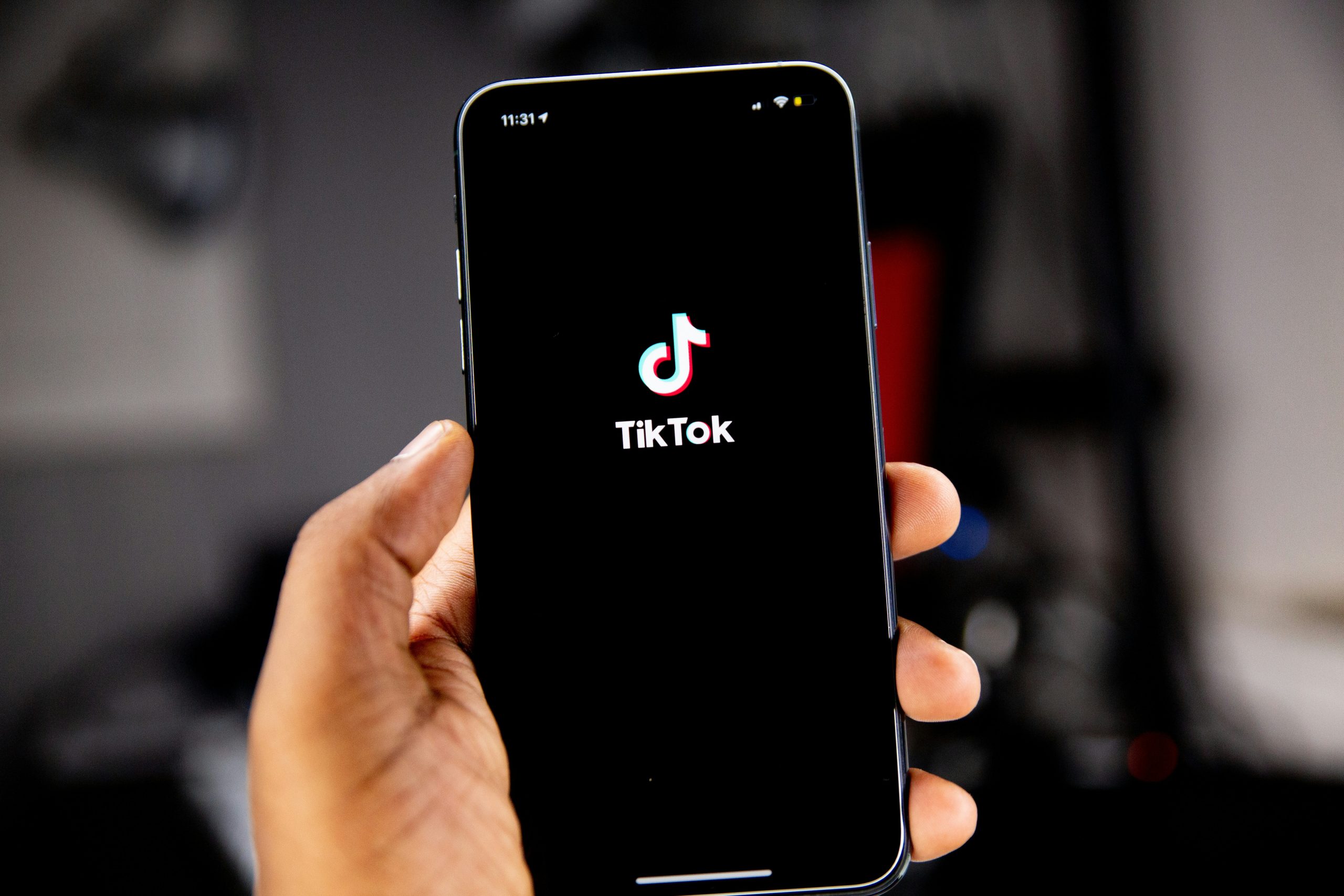 Does TikTok Tagging Help and How to Use It Effectively to Go Viral