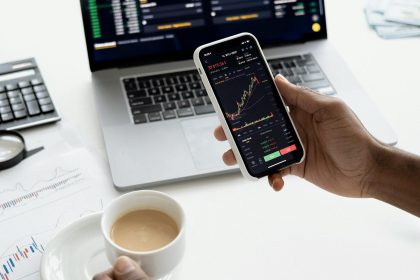 High-Frequency Trading in 2025: Market Size, Strategies, Risks, and Rules Explained