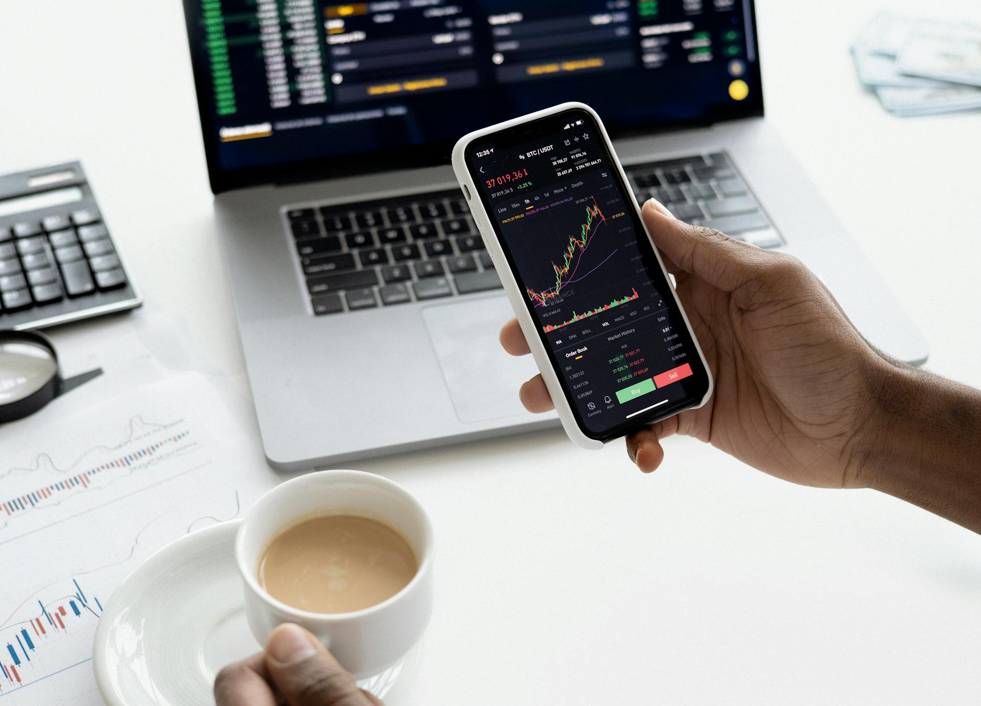 High-Frequency Trading in 2025: Market Size, Strategies, Risks, and Rules Explained